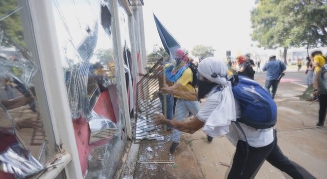 Fuertes disturbios en Brasilia por protestas contra el presidente Temer