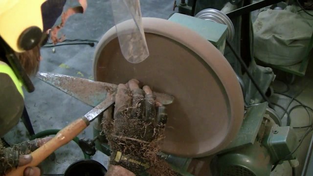 Woodturning - Walnut bowl