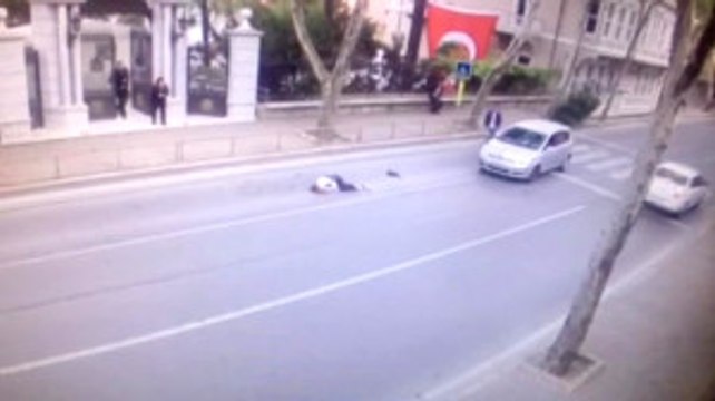 Dalgınlığının Kurbanı Oluyordu