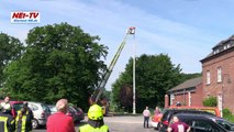 2017-05-26 Rommerskirchen: Lebensgefährlicher Vandalismus - Feuerwehr im Einsatz