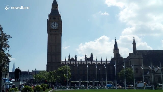 Big Ben ring at 11am for a minute of silence in tribute to Manchester attack victims