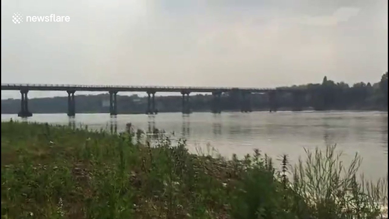 Bridge demolition in eastern China