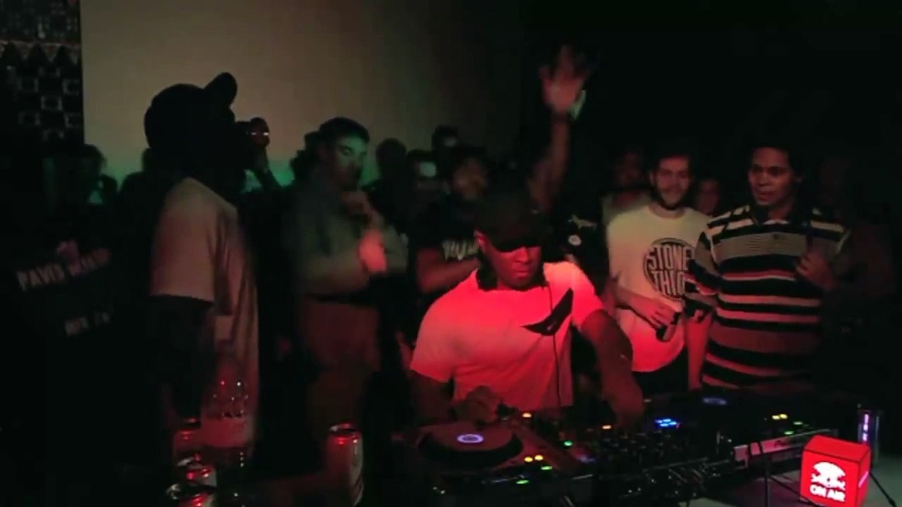 Boiler Room Moments DJ EZ Tekkers video Dailymotion