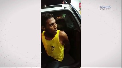 Jovem assalta passageiro, é preso e destrói cofre de viatura