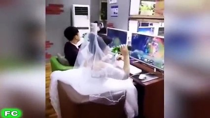 KAFAYI SIYIRAN KOMİK İNSANLAR