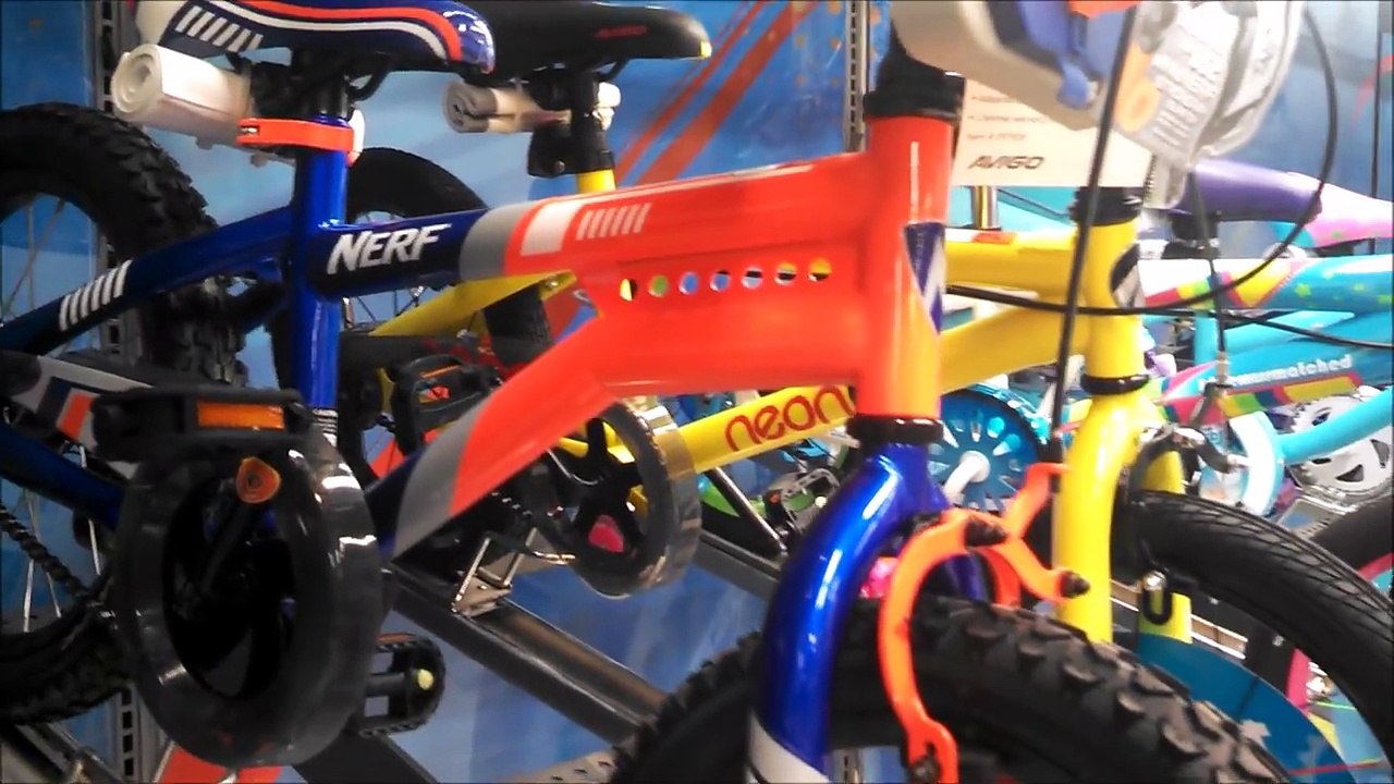 Annabelle & Victoria Bike Race in Toys R Us Frozen Elsa Hello Kitty MLP