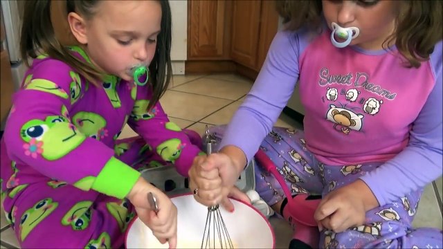 Bad Baby Cake Baking Fail Victoria Annabelle Freak Daddy Toy Freaks Family