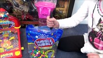 Feeding Pet Dinosaurs & Sharks Candy Gumballs from Hello Kitty Gumball Machine