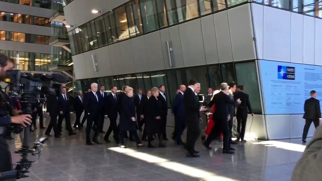 Les chefs d'Etat dans le nouveau siège de l'Otan