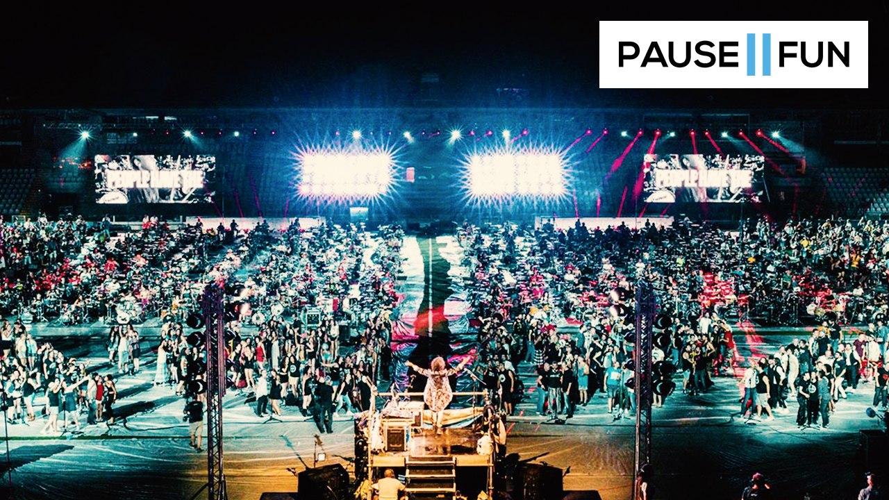 Plus de 1000 musiciens performent "Smells Like Teen Spirit" de Nirvana