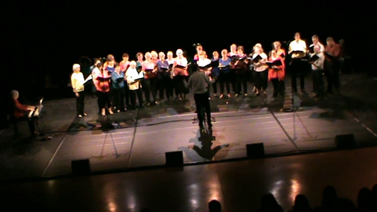 Les gens qui sont nés quelque part