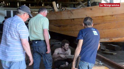 Port-Launay (29). Baptême et mise à l'eau du Ster Avel