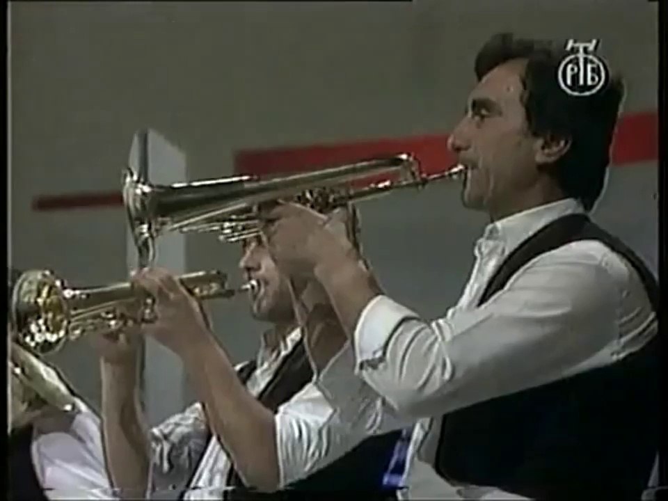 SVETOZAR LAZOVIĆ GONGO - Pogledaj de, mala moja (Folk majstori, Televizija Beograd, 1990.)