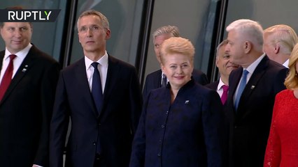 "بالعافية"..ترامب يزيح رئيس وزراء الجبل الأسود ليتقدم صفوف "الناتو"