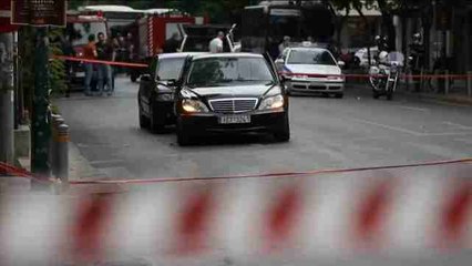 Ex primer ministro griego resulta herido en un atentado con carta bomba