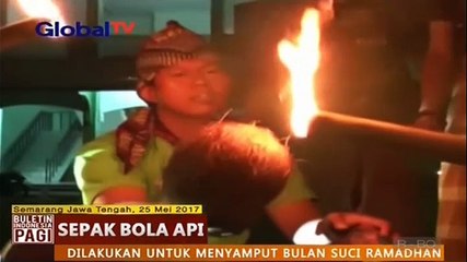 Bermain Sepak Bola Api Dilakukan Warga Semarang untuk Menyambut Bulan Ramadan