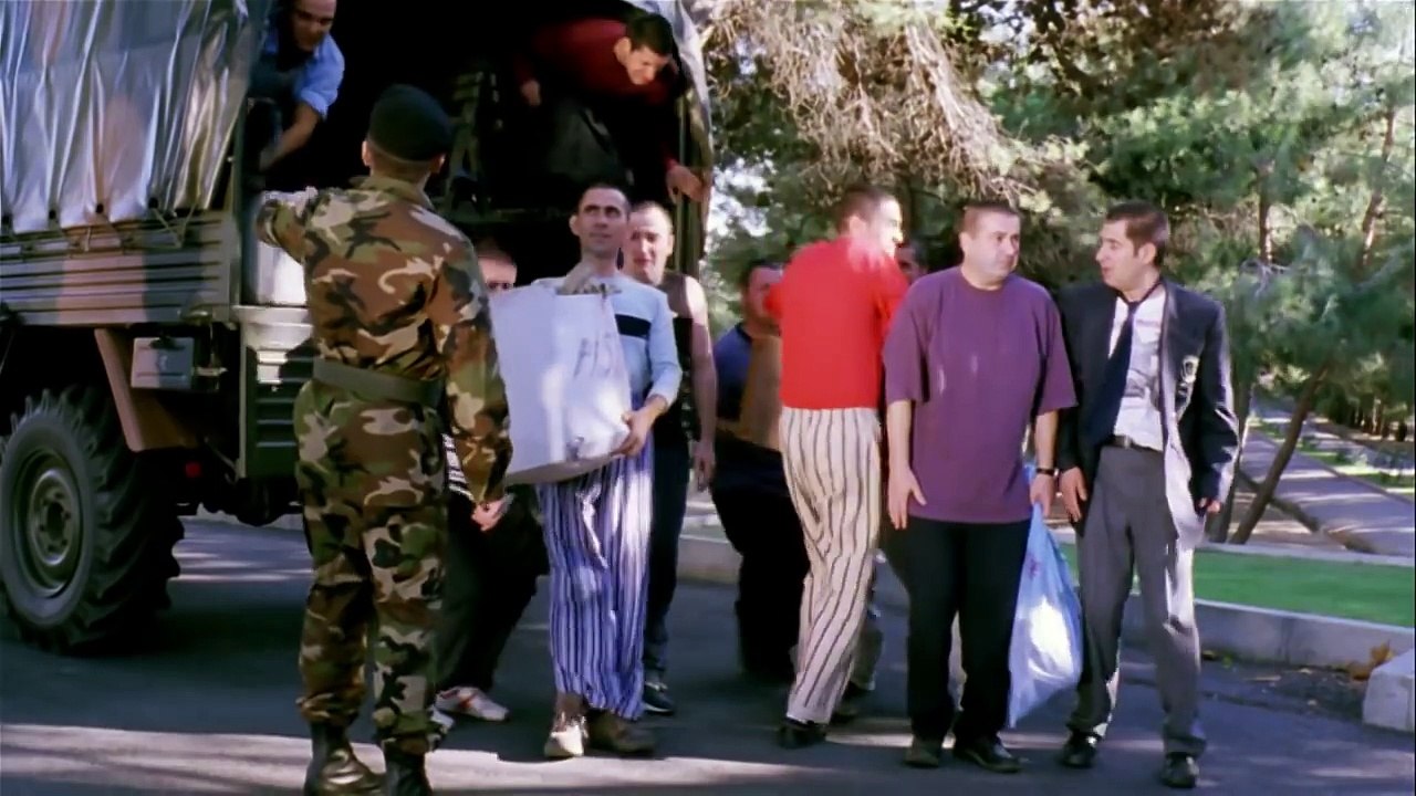 Hababam Sınıfı Askerde - HD Film (Restorasyonlu)