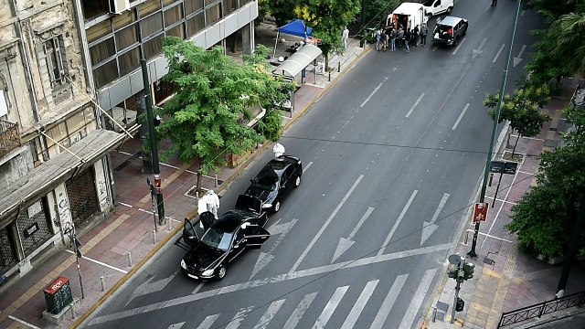 Grèce: un ex-Premier ministre grec blessé dans une explosion