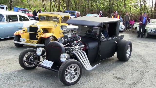 Street sound of Rat Rods,Hot Rods and street machines, accelerations and burnouts