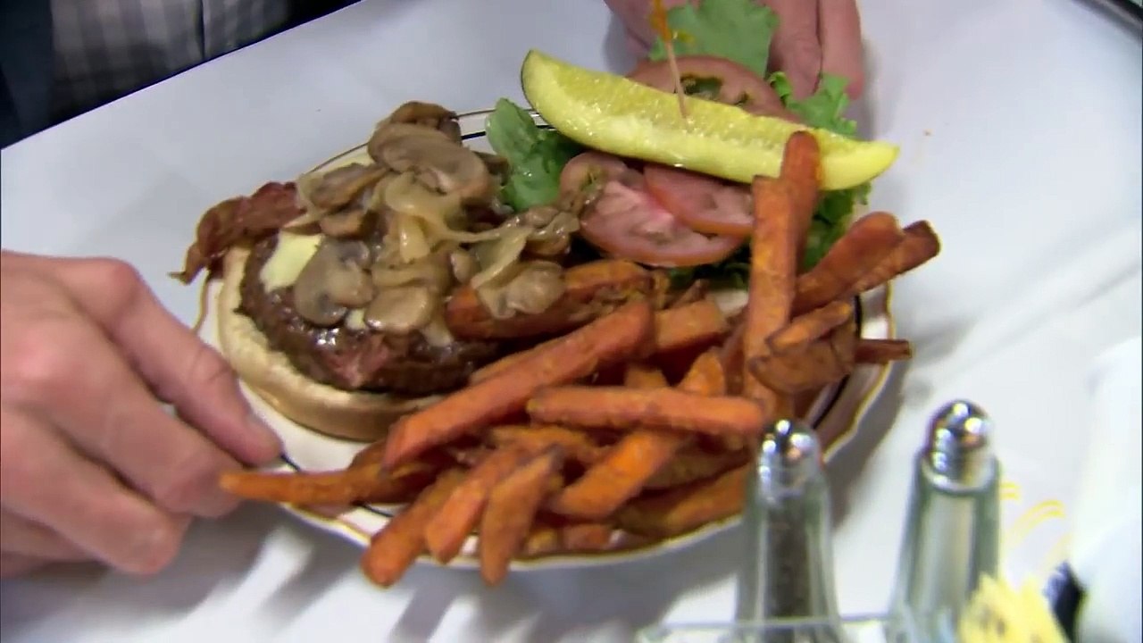 Ramsay Furious at Lazy Chefs Dirty Kitchen | Hotel Hell