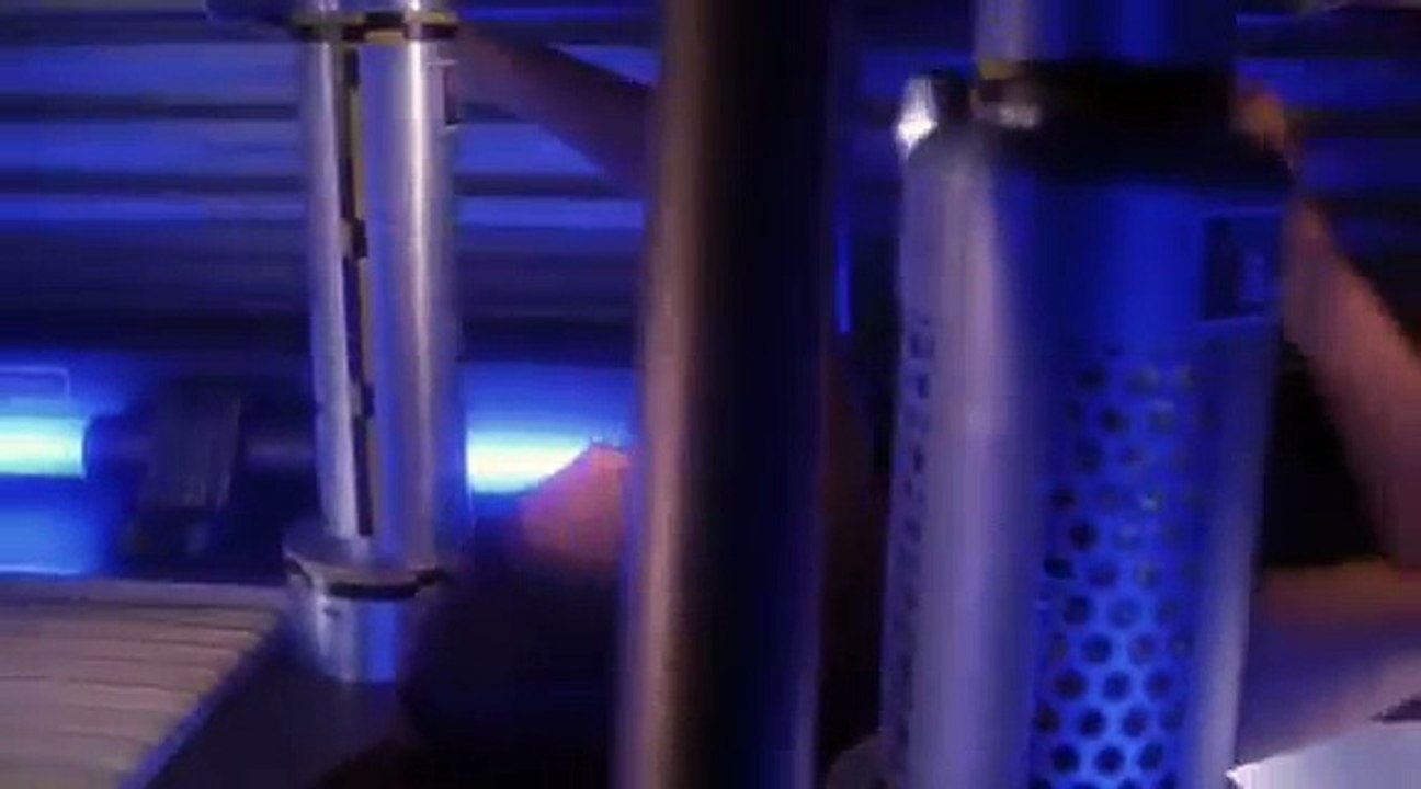 Star Trek Enterprise - Hoshi loses her shirt