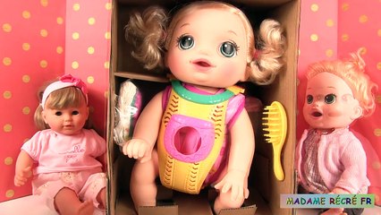 Baby Alive Poupée Rampante Baby Go Bye Bye Blonde Boit et fait pipi