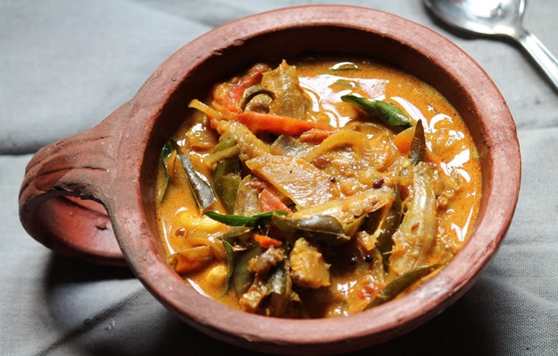 Dry fish curry recipe - cooked in village style Salem special