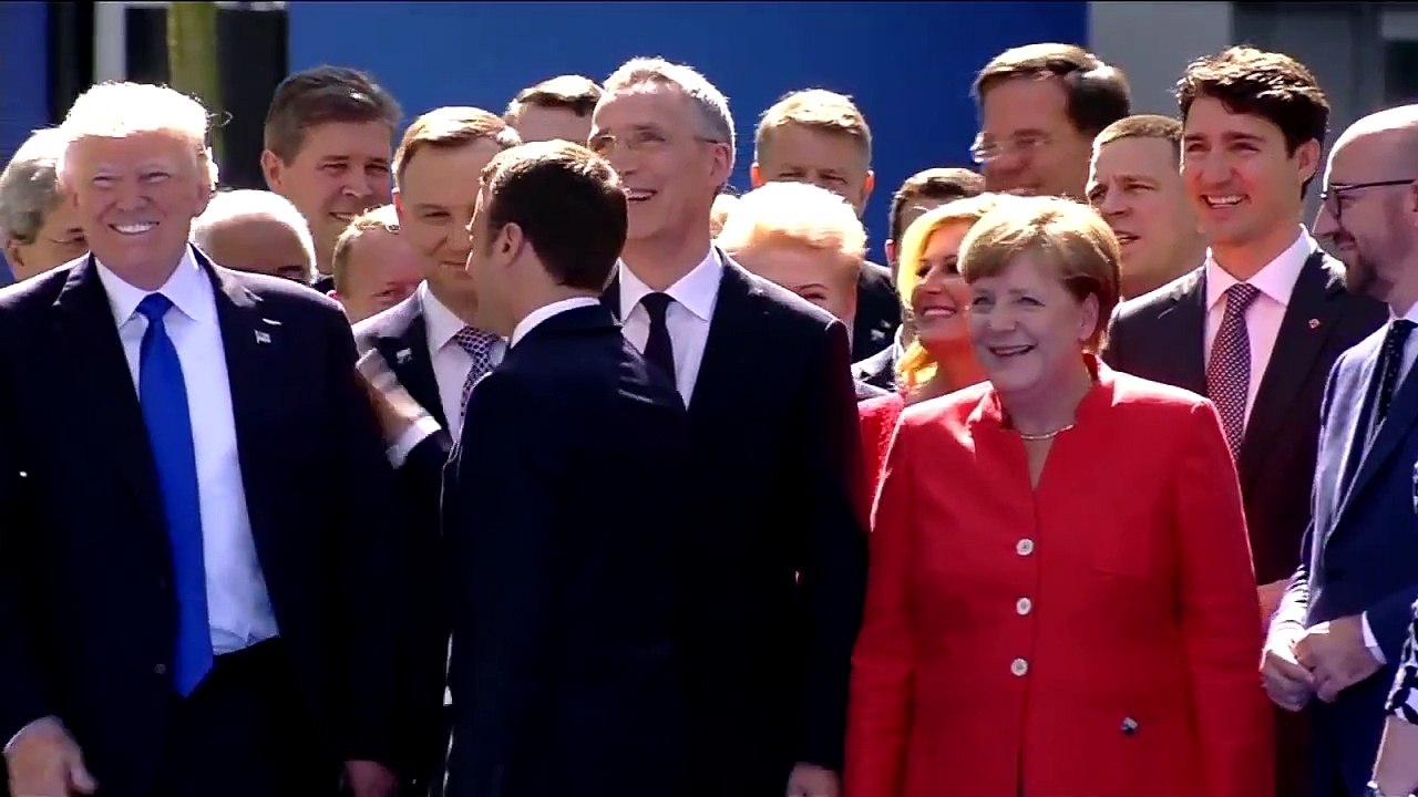 La poignée de main très virile entre Donald Trump et Emmanuel Macron