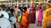 Beautiful Aunty Amazing Dance In Village Festivals - 2k17 latest dance