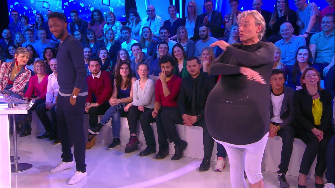 TPMP – Gilles Verdez : Déguisé en femme enceinte, il fait exploser son faux-ventre