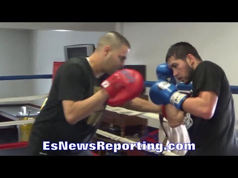 Javier molina GOT FAST HANDS!!! METHODICAL MITT WORK! MOVEMENT/WORKS OFF ROPES