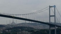 15 Temmuz Şehitler Köprüsü'ne Fenerbahçe Bayrağı Asıldı