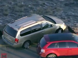 Maluco rouba carros para fugir à polícia tipo GTA
