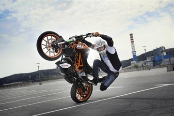 AMAZING KTM BIKE STUNT
