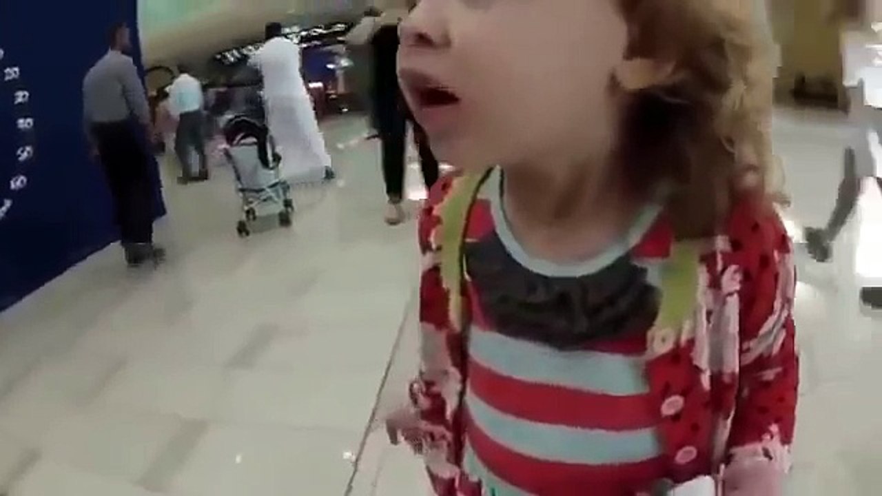 Küçük kızın inanamadığı durum