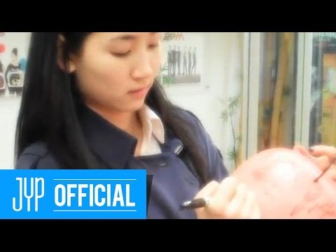 [Real WG] Wonder Girls - Yenny Making the Halloween Basket