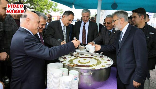 (26 MAYIS 2017) MELİKGAZİ’DE TEMEL ATMA TÖRENİ. BAKAN ÖZHASEKİ: “KAYSERİ KENTSEL DÖNÜŞÜMDE ŞANSLI”