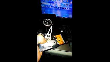 TUTO LES AIMANTS SUPER PUISSANT DANS LES DISQUES DUR COMMENT LES RECUPERER