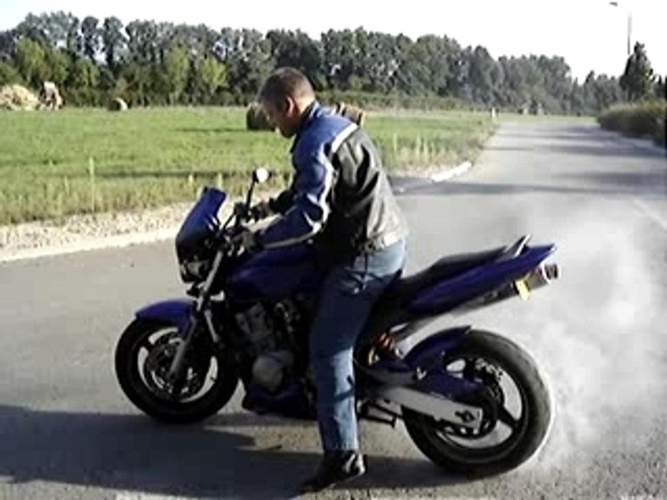 burn en rond hornet mich