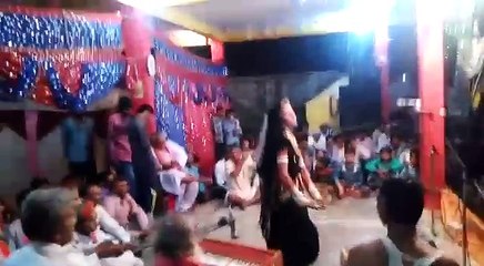 फिल्मी गानों पर मारवाड़ी लड़की ने किया डांस