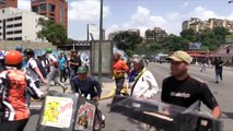 Oposição venezuelana desafia militares
