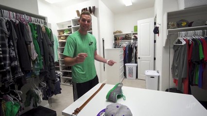 Real Life Trick Shots _ Dude Perfect-A2FsgKoGD04(000232.217-000319.438)