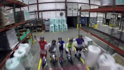 Bubble Wrap Battle _ Dude Perfect-LoaEy7CCC1E(000218.365-000306.892)