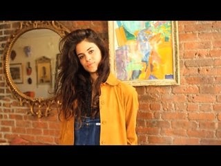 Dailies: SLU Original Lexie Smith Talks Moving to Austin & Feeling Sexy in Overalls