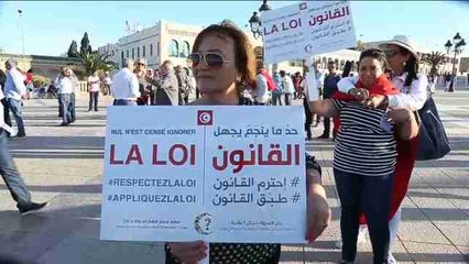 Más de mil personas se manifiestan en apoyo al primer ministro tunecino en su "guerra contra la corrupción"