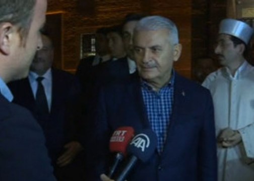 Yıldırım, Ilk Teravih Namazını Hacı Bayram-ı Veli Camii'nde Kıldı