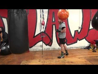 working the double end bag - EsNews Boxing