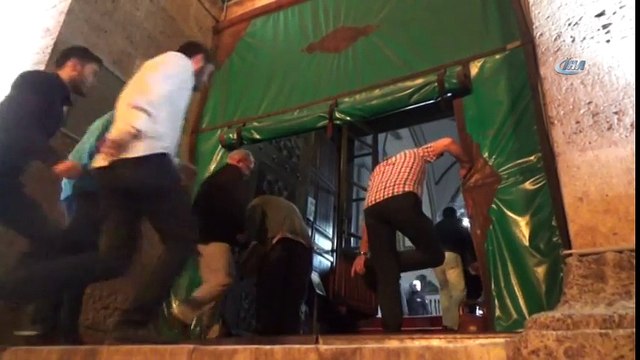 Bursa Ulu Cami’de İlk Teravih Namazı