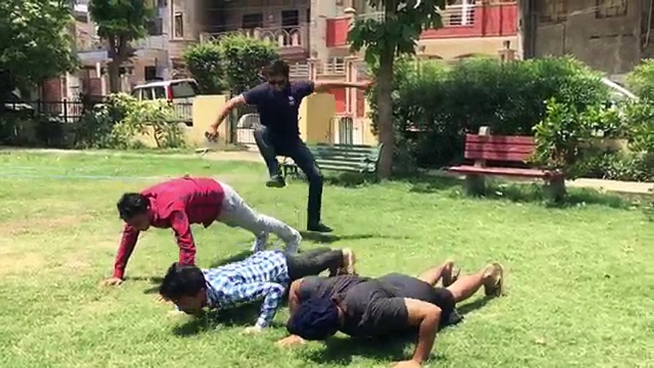 Funny_clips_-_can_t_stop_laughing_-_kamina_yaar_Vs_Fighter_yaar