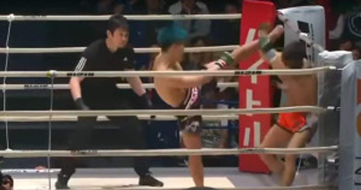 MMA Dövüşçüsü, Rakibini Tek Tekmeyle Nakavt Etti